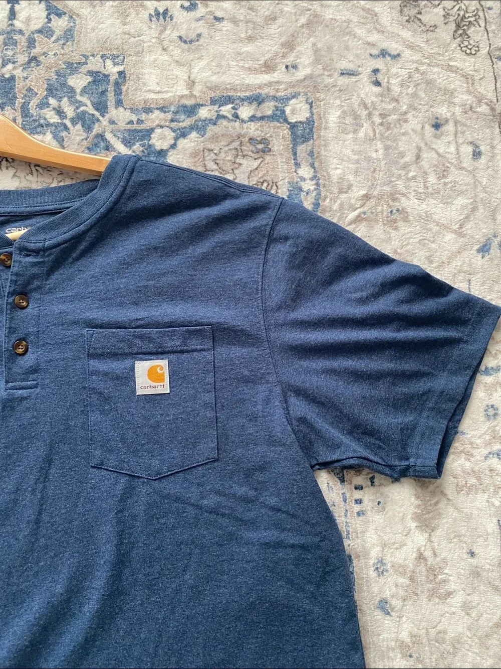 Like new! Carhartt Cotton Blend Short-Sleeve Loose Fit  Henley Pocket Tee